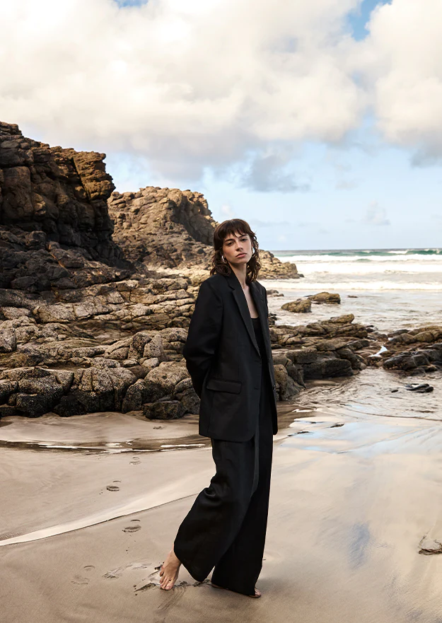 Black Neasa Irish Linen Oversized Blazer - Image 2