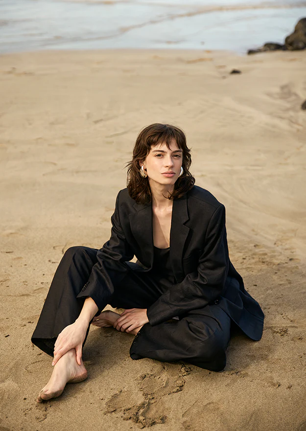 Black Neasa Irish Linen Oversized Blazer - Image 3